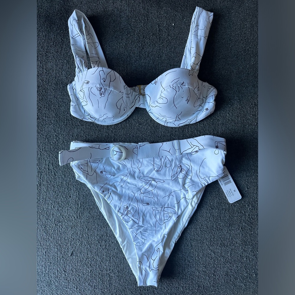 Brand new WeWoreWhat bikini size M